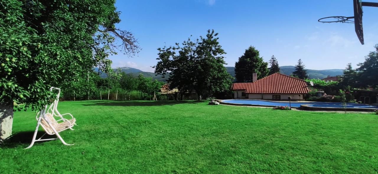 Хаджикольовата Къща Villa Медвен Екстериор снимка