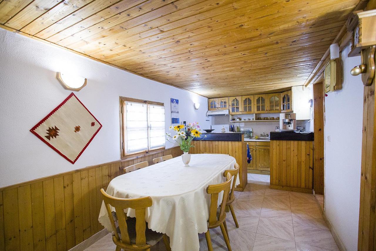 Хаджикольовата Къща Villa Медвен Екстериор снимка