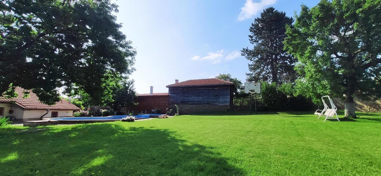 Хаджикольовата Къща Villa Медвен Екстериор снимка